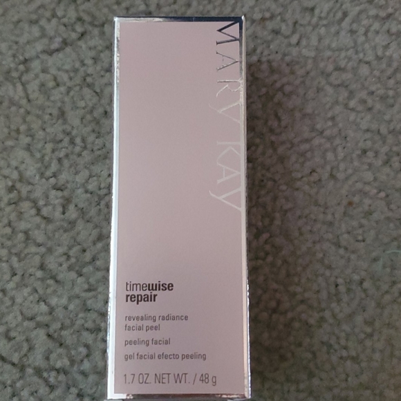 💓NIB Revealing Radiance Facial Peel 💓